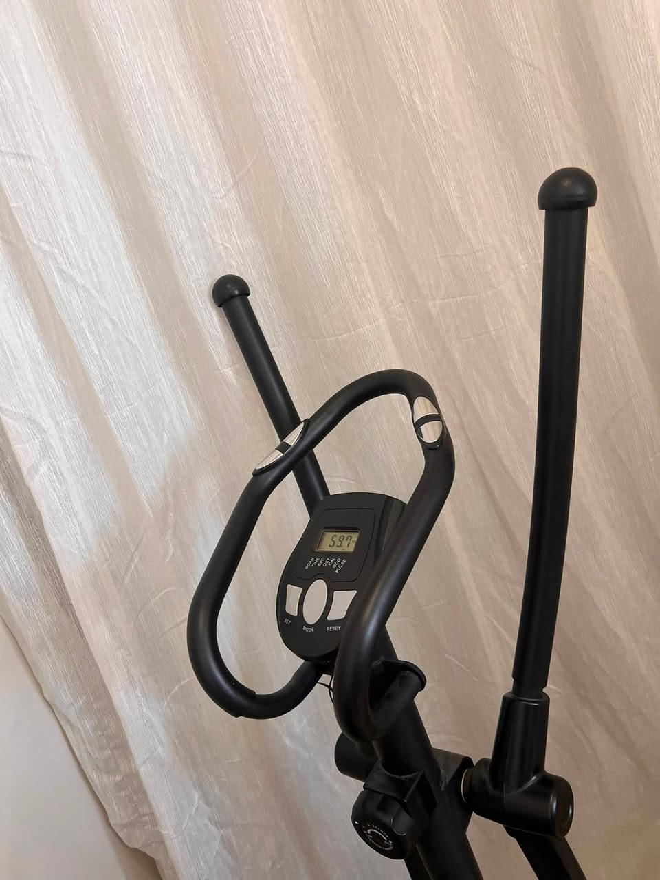 جهاز اوربت تراك من شركة House Gym
(بايسكل مع مقعد + اوربت تراك واقف )
شاشة تنطيك الوقت و المسافة ودقات القلب 
تتحكم بالسرعة و وقوة الحركة
جهاز جديد جداً
* السعر ١٧٥٠٠٠
* ١٧٥ الف 
مكاني / بغداد - حي الجهاد


**إذا كنت صاحب هذا الإعلان وتريد حذفه لأي سبب، رجاءا أرسل رسالة إلى الدعم الفني**