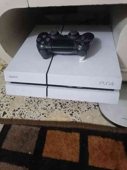 *********** ويا 8 الالعاب جهاز بلاي 4 مهكر نظام تسعه جهاز جديد ما مفتوح وياه 10 العاب سعر 230
