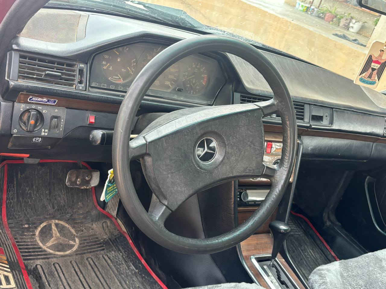 مارسدس دب موديل 1990
سنويه لل28 مشروع وطني عندي وكاله عامة شرط التحويل ثاني يوم گير محرك vvt 2500 بالشرط
روس دبلات بالشرط بلاد 
السعر 50 بي مجال
هاتف ***********
