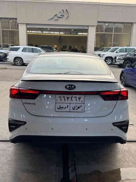 السلام عليكم.. مجرد ناشر اعلان لا تراسلني خابر صاحبها كبل..
سيراتو موديل ٢٠٢١ مكفوله تحويل وكاله تستلم صافي سعرها ١٥٩ ورقه مكانها بغداد رقم صاحبها *********** سامر
