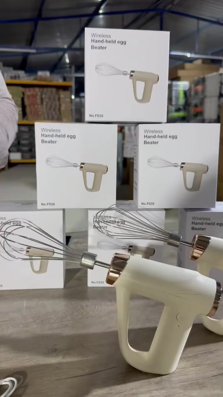 خفاقة يدوية صغيرة شحن🔥🔥
 #السعر_خلال_شهر_العيد_الفطر_المبارك_بسس15الف_والتوصيل_مجاني ساارع بالحجز الكميه محدوده 🔥🔥🔥
الاستخدامات:🔥

تستخدم لخفق خليط الكيك والحلويات🍞🫓🥮

الميزات:

تصميم عملي خفيف الوزن محمول باليد وسهل الاستخدام👍🏻

رأس للخفق من الفولاذ المقاوم للصدأ👍🏻

محرك ذو اداء عالي مع صوت ضجيج منخفض👍🏻

سرعة واحد تصل الى 60 دورة في الثانية

سهولة في فصل الراس لغرض التنظيف

فتحات في الاعلى والاسفل لتبديد حرارة الجهاز

مقبض من البلاستيك لتثبيت الجهاز عند الانتهاء

أبعاد الجهاز: الطول 14 سم  العرض 14سم  الارتفاع 17 سم

سلك شحن بطول: 1 متر

الطاقة: 2.5 واط

وقت الشحن: 1 ساعة

#الاستفسار_يرجى_مرسلتنا_على_صفحتنا


**إذا كنت صاحب هذا الإعلان وتريد حذفه لأي سبب، رجاءا أرسل رسالة إلى الدعم الفني**