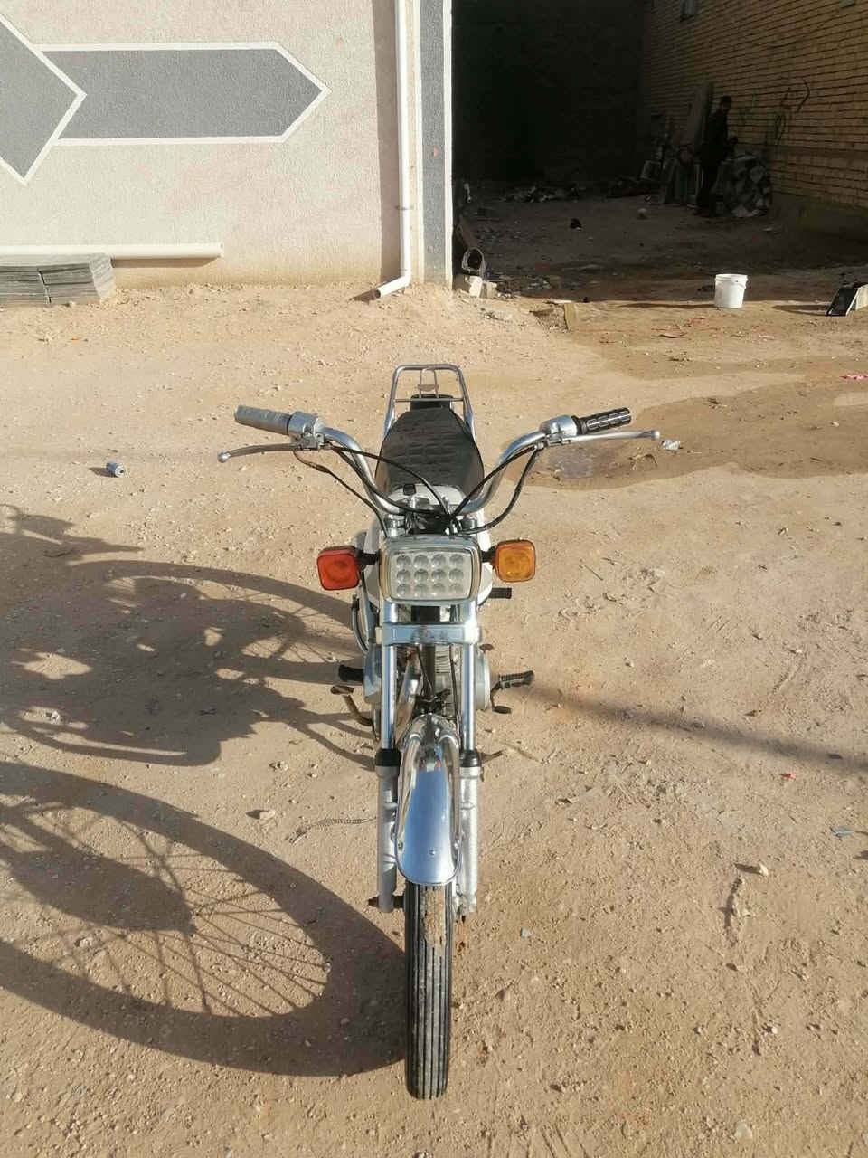 سلام عليكم شباب دراجه للبيع ارشه موديل 20 اوراق أصولي كبل ترقيم دراجه شوفت عينك النضافه كلش حلو السعر 400 وبيه مجال مكاني كربلاء شارع الدرة الرقم *********** ا
