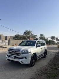 لبيع لاندكروزر 2016 السعر450 كفاله من صبغ وتبديل بيه فقط تكحيل  بسيط ب...