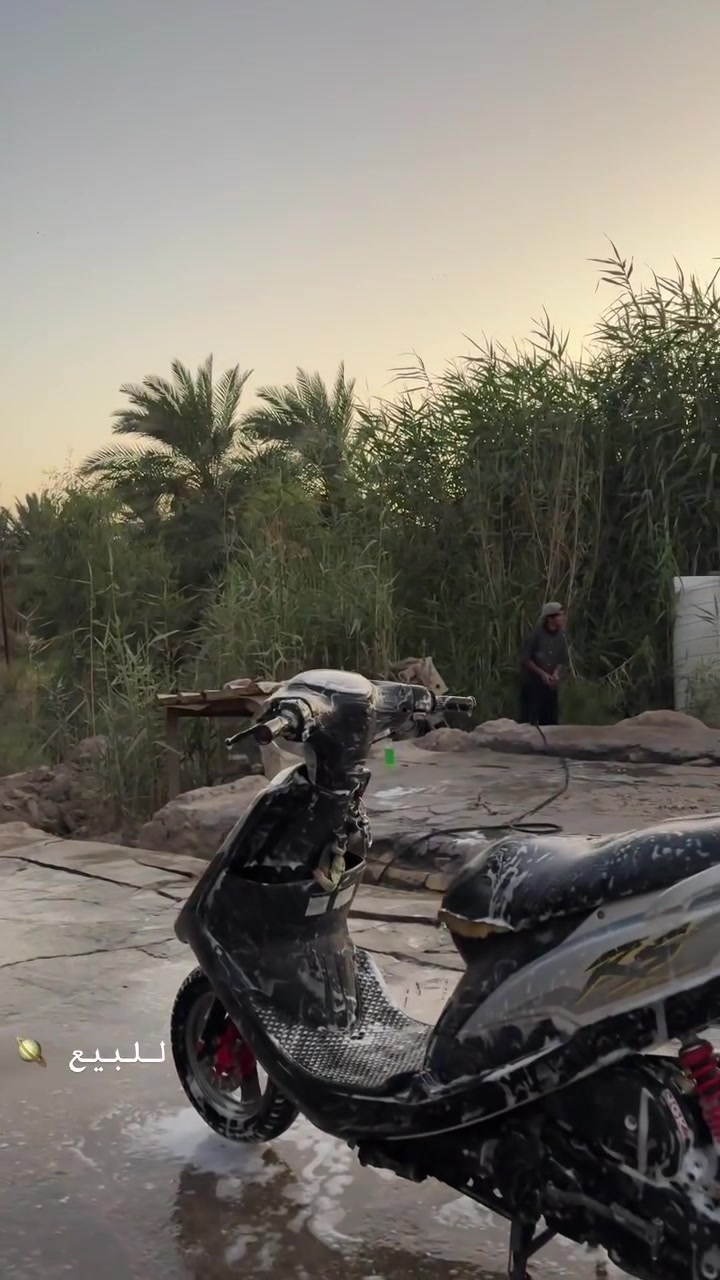 دراجه ماكس عدله صار شهرين طالع من الحاويه مكينه نضيفه دراجه ماابدل دهن بس ام زويل
خير من الله مشي معدل شلعه كهربائيات كلها شغاله زنون كفرات كلها ختم واحد  السعر خاص 
‏الرقم  ***********￼
