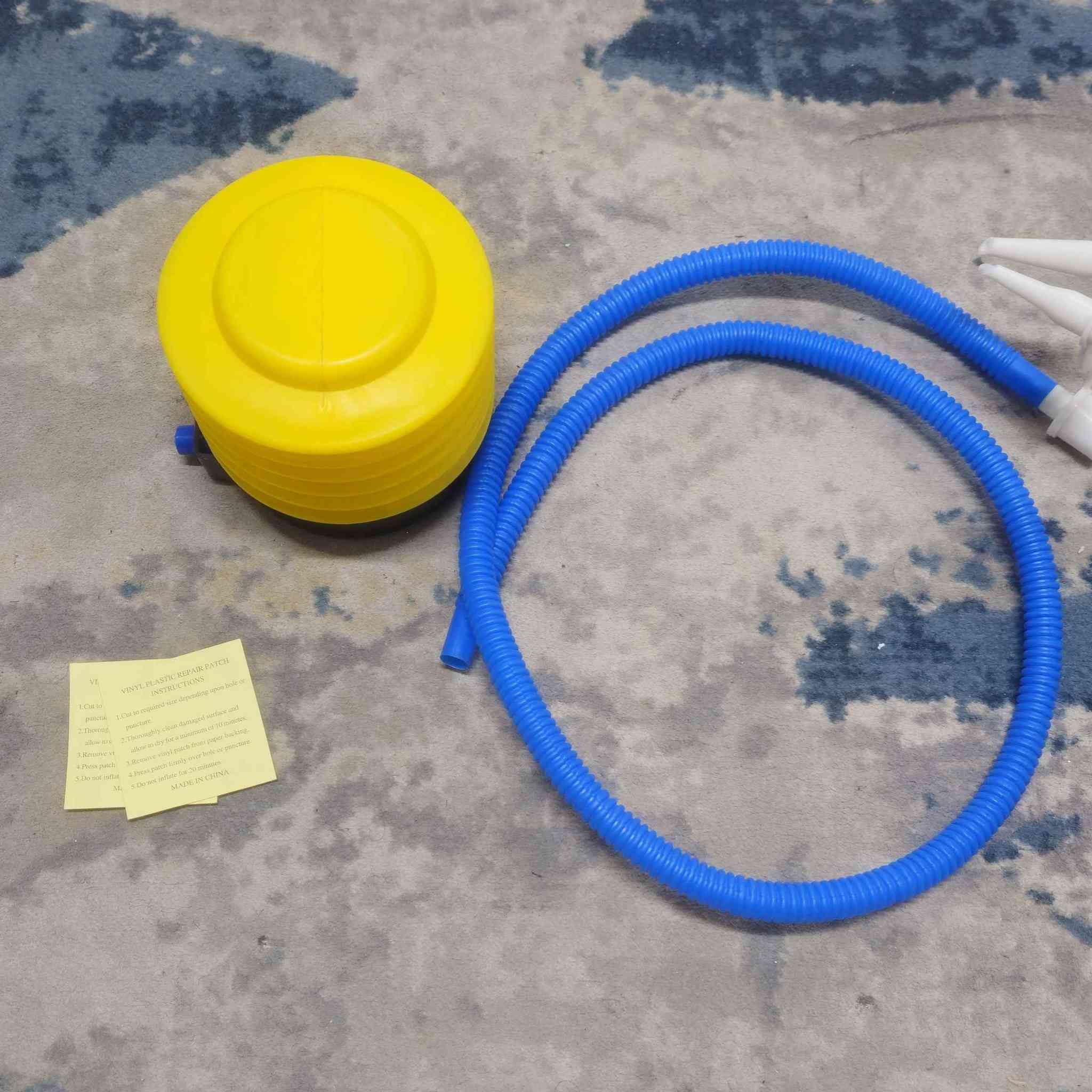 كرسي هوائي
كرسي و مسندة اقدام
مريح للي عدهم آلام بظهرهم
قطعتين
يحمل نفر واحد
اصلي و ليس التجاري
لون نيلي
يجي ويا الصونده و البم 
مع ٢ لواسق اذا ينزرف حتى يتصلح

السعر ٤٠ الف و بي مجال

متوفر توصيل لكل المحافظات ٥ الاف
***********
اي استفسار ثاني اني بالخدمه كربلاء, العراق
