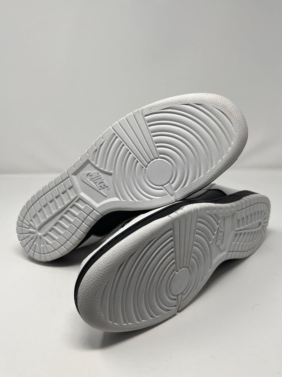 Nike dunk low
باله فيتنامي غير مستعمل قياس 46(30.5سم)، قطعه ستاندرد وتنلبس ويا كلشي، السعر 35 الف دينار، 
ادخل انستا شوف القطع المتوفره خاص
https://www.instagram.com/hermes.storex?igsh=MTQwdWQ4OTZ1YmxoMg%3D%3D&utm_source=qr


**إذا كنت صاحب هذا الإعلان وتريد حذفه لأي سبب، رجاءا أرسل رسالة إلى الدعم الفني**