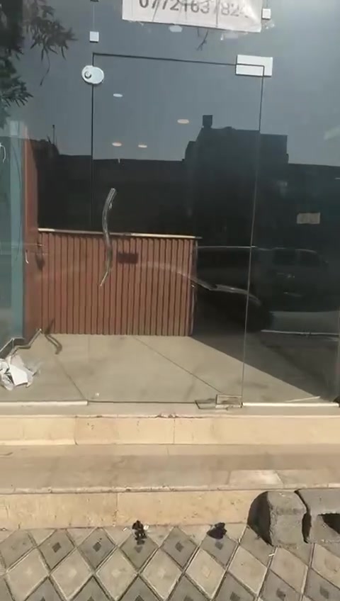 محل للايجار في زيونه ***********
