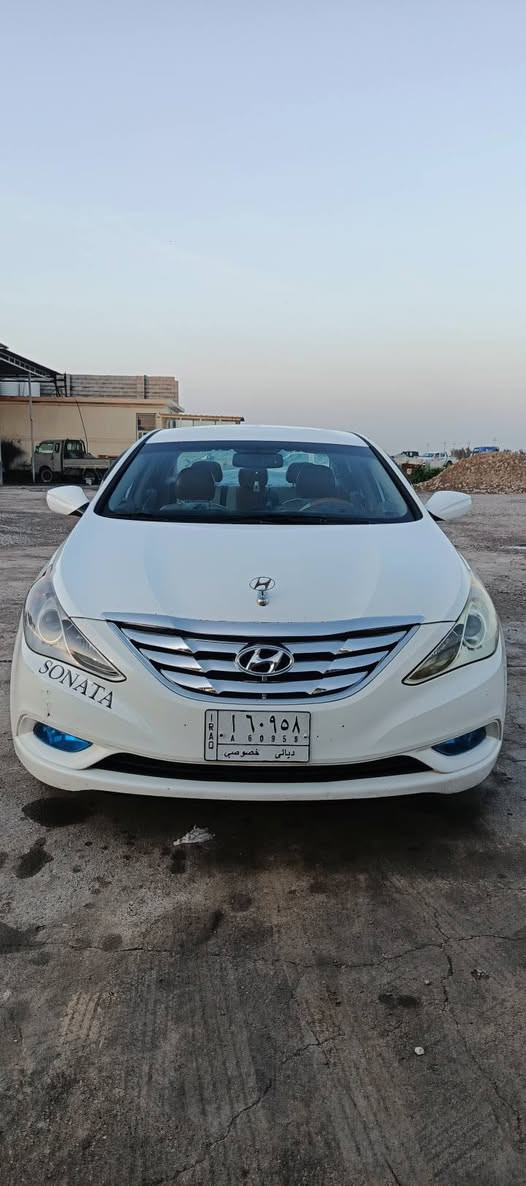 سوناتا مضلع موديل 2013 اللون ابيض وارد امريكي ضررها جاملغ امامي عكس السائق بدون دواخل وهلال الجاملغ الخلفي اثر انفجار تاير فقط الهلال وكما موضح في السونار السيارة رقم ديالى مشروع وطني بأسمي جاهزة مابيها اي نقص الداخل كله جلد موضح بالصور رقمي *********** التواصل واتساب فقط مكاني ديالى قضاء المنصورية (دلي عباس) الخالص, ديالى
