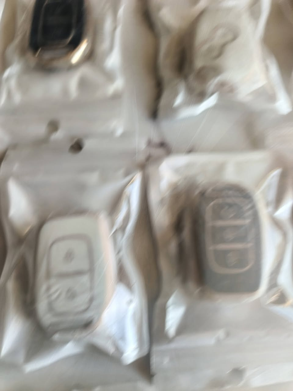 توفرت في محل ادوات احتياطية رينو عام بصمات و ميداليات رينو واشكال والوان حلوة وتوصيل موجود لجميع المحافظات البصمة والميدالية والتوصيل ب ١٠ الف فقط... ***********
