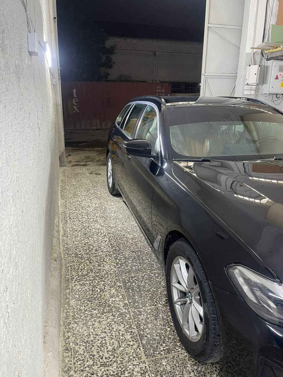 من رخصه الادمن
السلام عليكم

2023 520i ستيشن خليجي بيع فقط 

حادث دبي جاملغ وشويه من البند بدون داخل ولا شواصي ايرباك دشبول وبرده مكان السياره بغداد الكراده

السعر 195$ وبيه مجال

***********

***********
