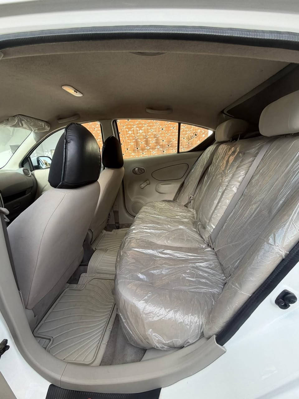 سني هندي موديل 24 بيهه باب سايق بارد وجاملغ ايسر BDR ماشيه 80 الف
مكينه كير كفاله 125 وبيهه مجال بأسم شركة البشامه 
***********
