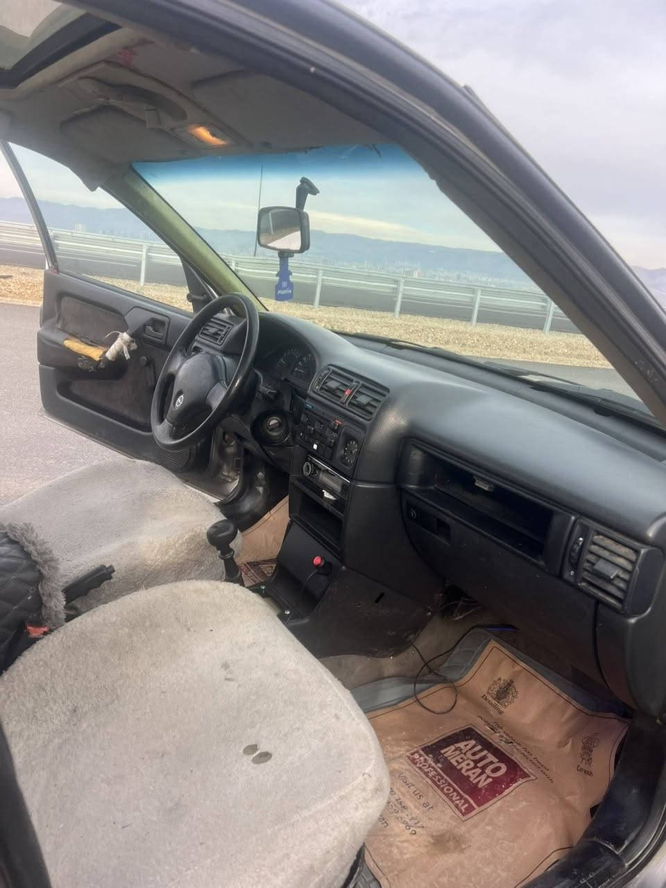 بابەت ڕیکلام
ئۆپڵ 1990
مەکینەی 20 
سیعری : 30معامەلەیەکی کەم
***********
سڵاید
4تایەی تازەیە
ڕەقەم سلێمانی
بەشەرتی تەحویل
ڕۆن و فلتەرو هەموی لۆکە
دەعمی نیە بۆیاخی نیە تۆزێ کاڵ بونەوەی هەیە
کارەبای هەمو گیانی بەشەرت
مەکینەی چرکەی هەبو پارەی مەکینەکە ببڕە
تەقەو ڕەقەی نیە
گەرمی و لایت و فڵچەو ئیشارەت و چواری زینۆن هەموی بەشەرت السليمانية, العراق
