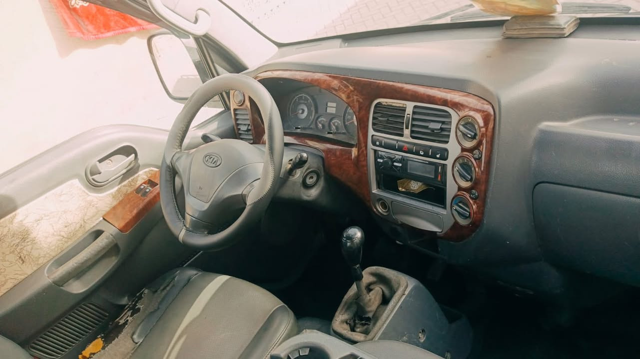 سلام عليكم شباب سيارة كية حمل لون ازرق رقمهة ناصرية سيارة مصبوغة اثر جراد مكينة مسكر لعنوان بغداد لمعامل ***********
