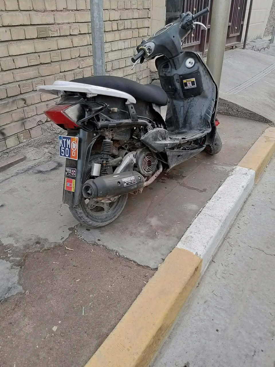 سلام عليكم
دراجه سكنس للبيع الدراجه شغاله عوزهه ترتيبات بسيطه السعر 250
***********
