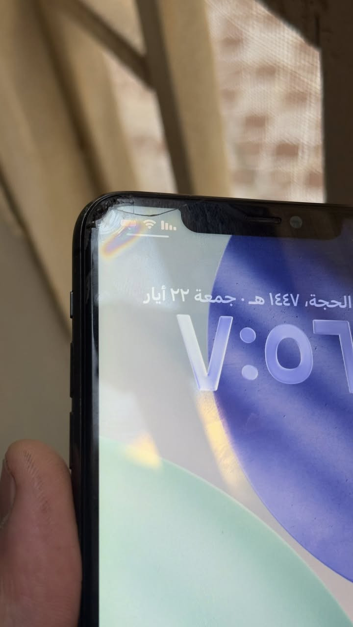 11 برو ماكس
بطاريه 84 ذاكره 256 
مبدل شاشه 3 خيارات وبيها فطر ما ماثر السعر 250 الف 
***********
