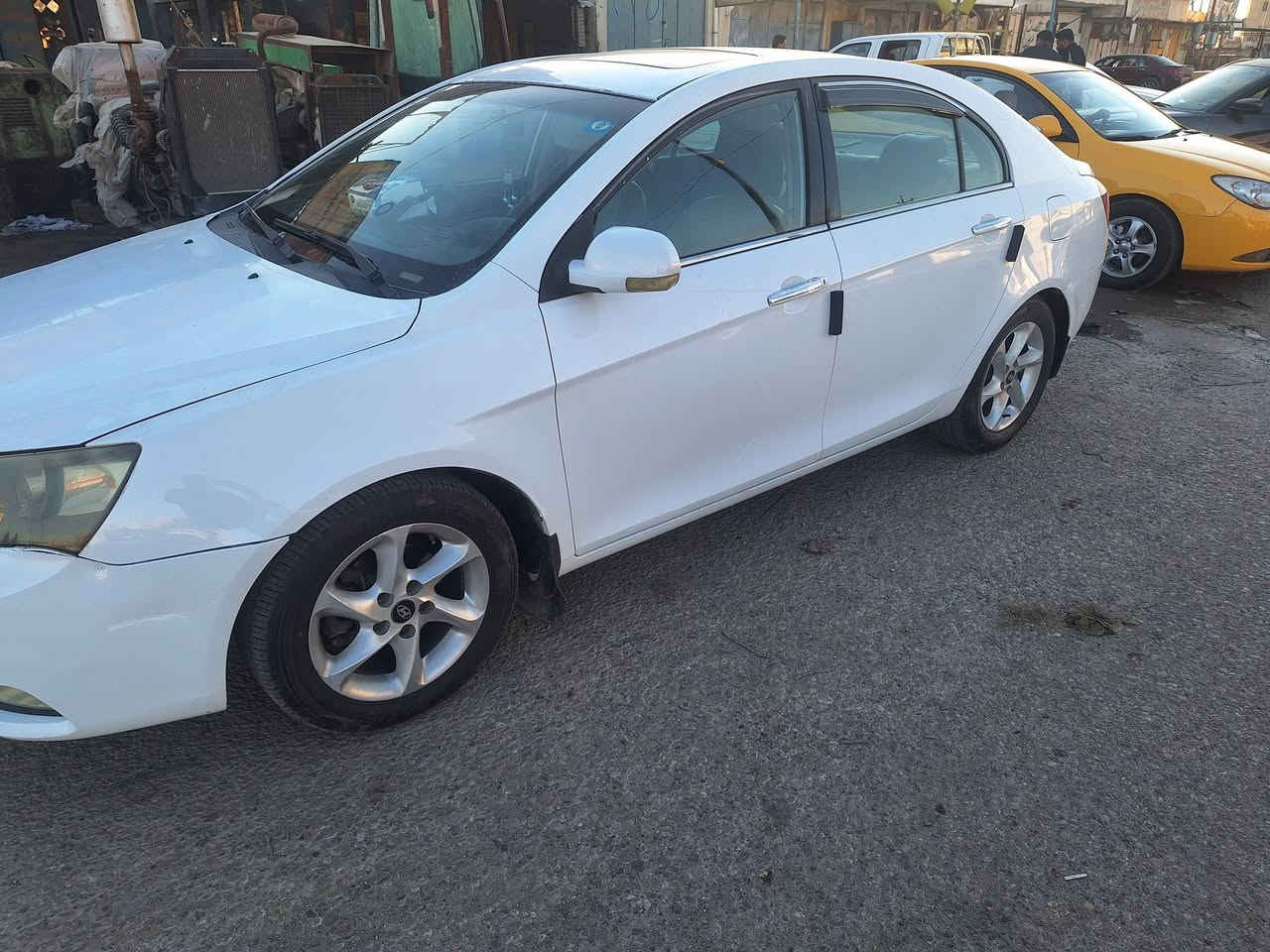 سلام عليكم سياره جيلي امكراند مديل ١٣ رقم ميسان سنويه ورقم دوالي جاهزه ومكفوله كير ومحرك تبريد تدفه تخم تاير حداديه جاهزه واي استفسار هاذا رقمي *********** العنوان ميسان صحفين
