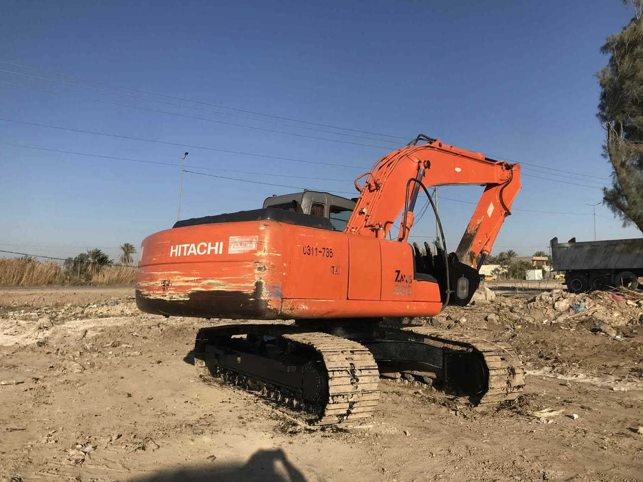 السلام عليكم للبيع حفاره هيتاشي زت مديل 2004 اصل رقم ألماني تحويل امسسه جك همر بلادي مكفولة كفاله عامه قطرة صبغ ما بيها تبريد بلادي كهربايات كلها شغالة بلادية حفاره حداديه و زناجيل و رولات صينيه جدد حفاره ما بيها اي نقص جاهزه للعمل الاستفسار ***********     ***********
