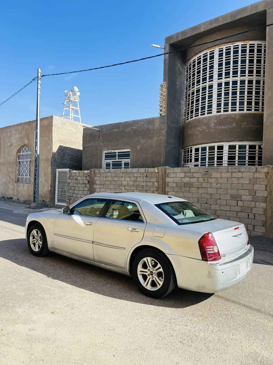 سلام عليكم بيع سريع اوباما2009كير ومحرك وحدادية كفاله تخم تاير جديد مال جناي جاهزه الاخير تبريد ثلج ⛄️ رقم واسط مشروع وطني سنويه ال2027 بيها مكانات صبغ السياره بسيطه 
السعرالشراي يتصل جدا مناسب
الاتصال***********
مامتواجد بلخاص 👆👆
مواصفات السياره 
نص فول غني عن التعريف
