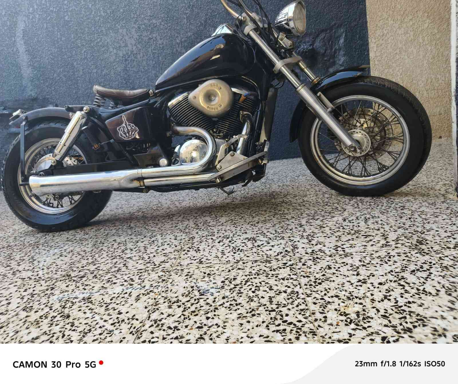 السلام عليكم هارلي شادو 400 للبيع متروكه الدراجه عندي شغل الدراجه تشتغل نگره مگينه وگير خير من الله مرقمه بغداد الرقم عندي هو والسنويه ***********
