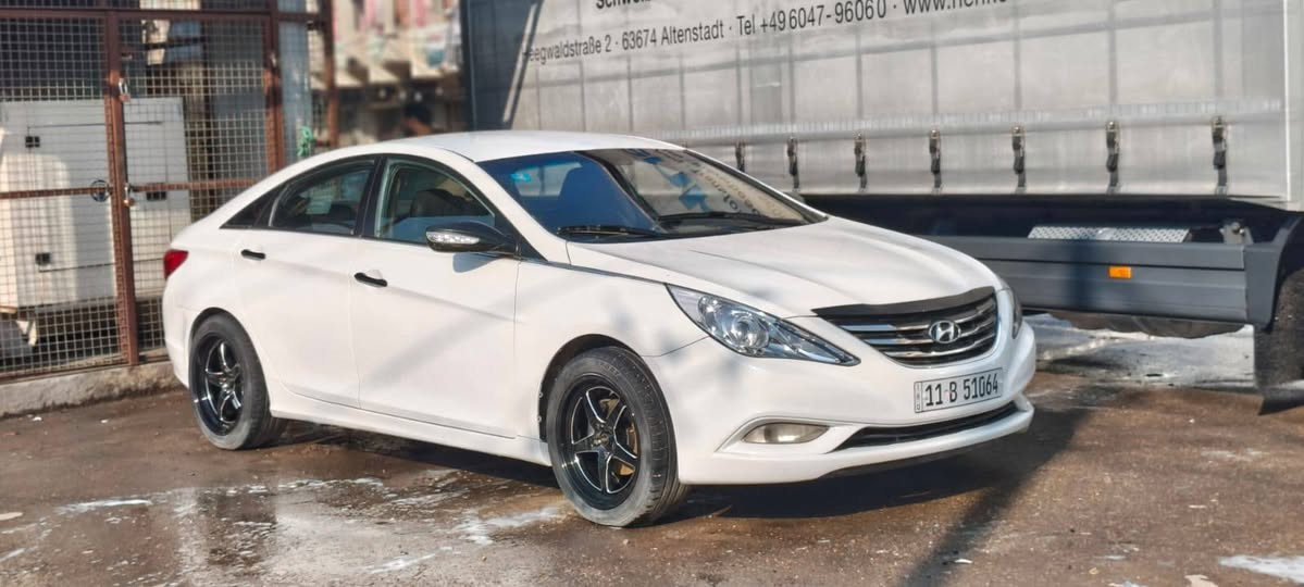 هونداي سوناتا موديل2011سياره رقم بغداد انكليزي تحويل ثاني يوم السياره مصبوغه حزام جماليه مكان السياره بغداد للاستفسار ***********
