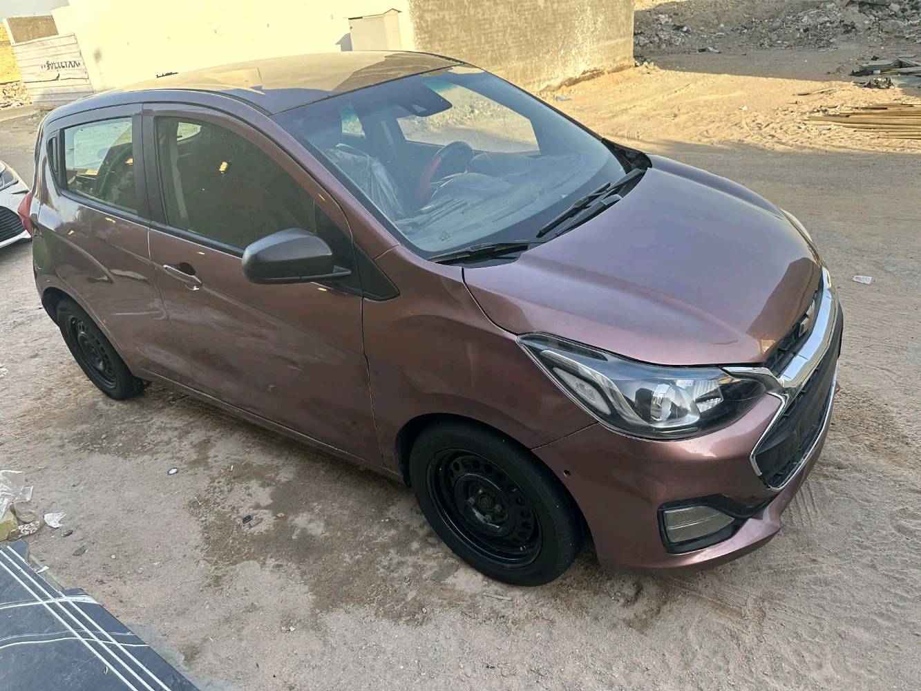 🚗 للبيع أو المراوس 🔥
شفروليه سبارك موديل 2019
✅ حادث جاملغ وبونيد. ✅ السيارة جاهزة بالكامل ولا تحتاج أي مصروف. ✅ محرك وكير جديدان. ✅ حدادة وتبريد بحالة ممتازة. ✅ دواخل جديدة. ✅ السيارة نظيفة جدًا واستخدامها ممتاز. ✅ مصبوغة بالكامل بسبب الشخوط فقط.
📋 الوضع القانوني:
بدون رقم حاليًا.
الكمرك مدفوع وجميع الإجراءات مكتملة.
المتبقي فقط دفع 16 ورقة لاستلام الرقم.
📍 مكان السيارة: البصرة.
👤 صاحب السيارة: من كربلاء.
💰 السعر:  58 قابل للتفاوض.
📞 للبيع أو المراوس، وللاستفسار يرجى التواصل على الخاص.