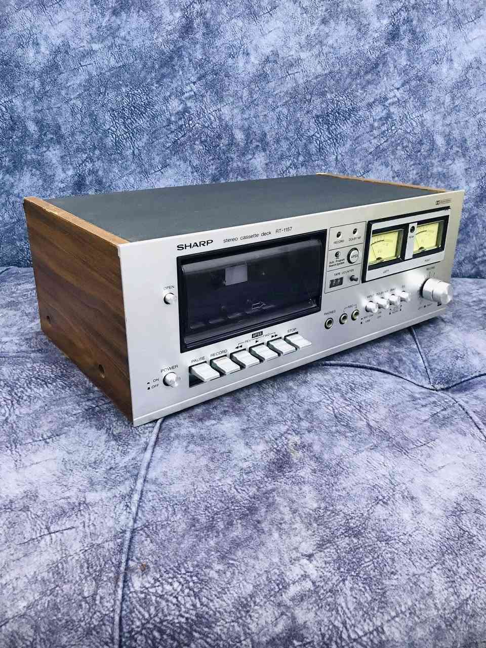 للبيع تحفه من شركة شارب 
SHARB-MODEL-RT-1157H
نظافة الجهاز 95 % 
صناعة الجهاز اليابان 1979 🇯🇵
تسجيل الجهاز جداً راقي 
عرض الجهاز  41 سم  وزن ثقيل 
نظام الجهاز DOL BY / كهرباء 220 V
للاستفسار مراسلة الصفحة 
وات ساب *********** اتصال ☎️
