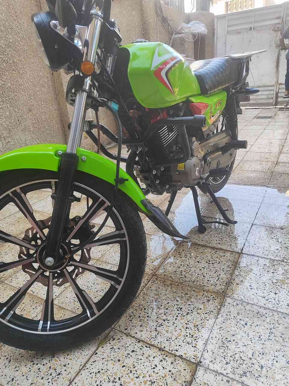 السلام عليكم دراجه شاينيك رقم وسنويه (بغداد) منزلهه قبل تقريبا 70يوم ماشيه 8الاف   الدراجه كفاله عامه   1950 قفل 
  
 *********** /الحسينيه الراشدية
