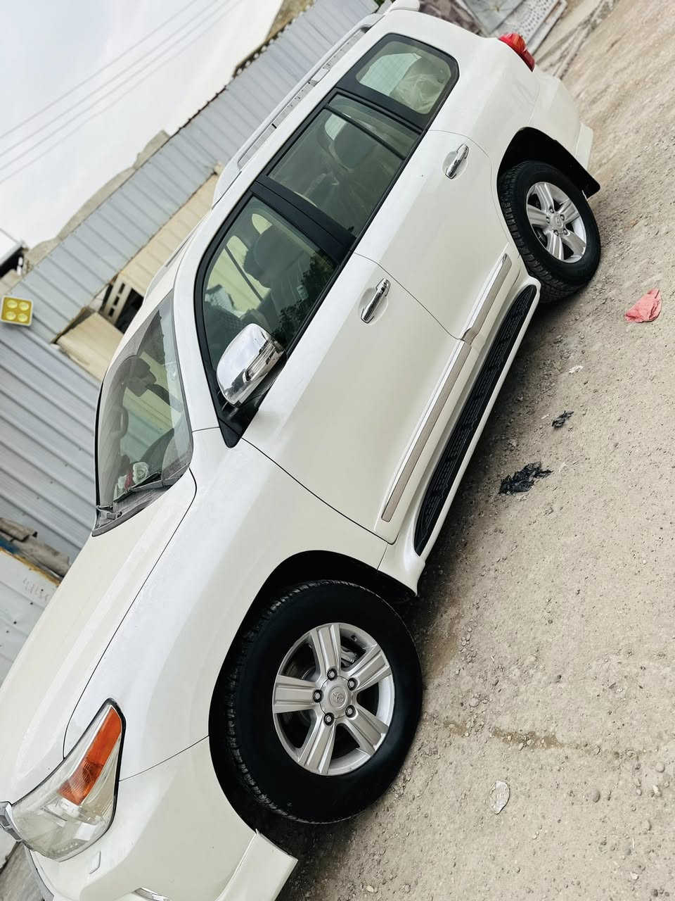 سلام عليكم لاندكروز 2014للبيع او مراوس بتاهو حسب القناعه
سياره مكفوله وجديده كير مكينه حداديه تخم تاير كله جديد 
كير مكينه مكفولات شرط الفحص وين مايعجبك افحص 
العنوان بغداد الكاضميه 
***********☎️***********
