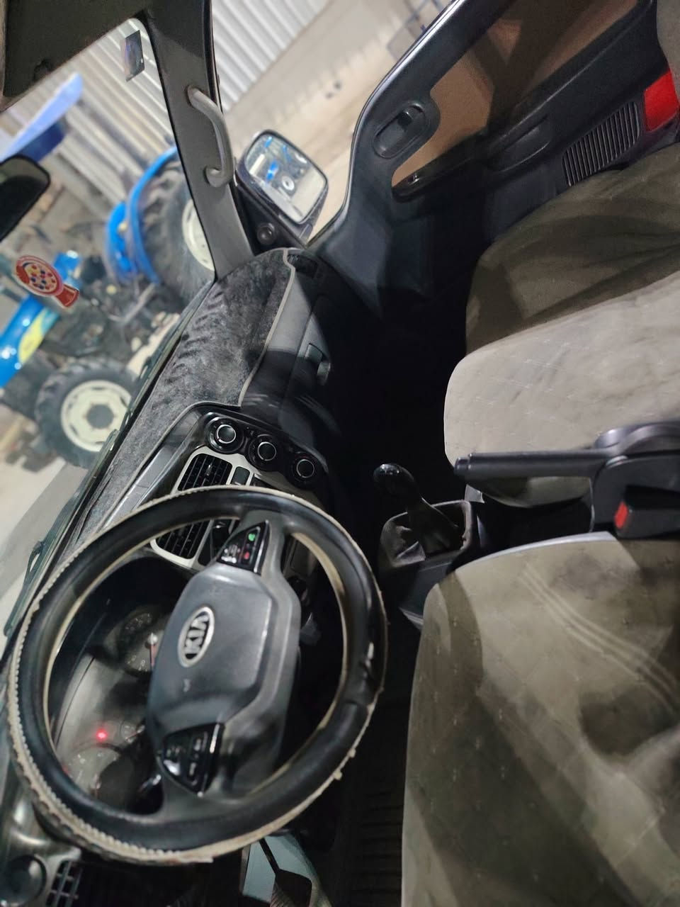 كيا حمل 2700 رقم واسط انكليزي باسمي تحويل ثاني يوم كفاله عامه سونار موجود جاهزه مابيها نقص تخم تاير جديد عنوانه واسط الزبيديه السعر المطلوب 125 ***********
