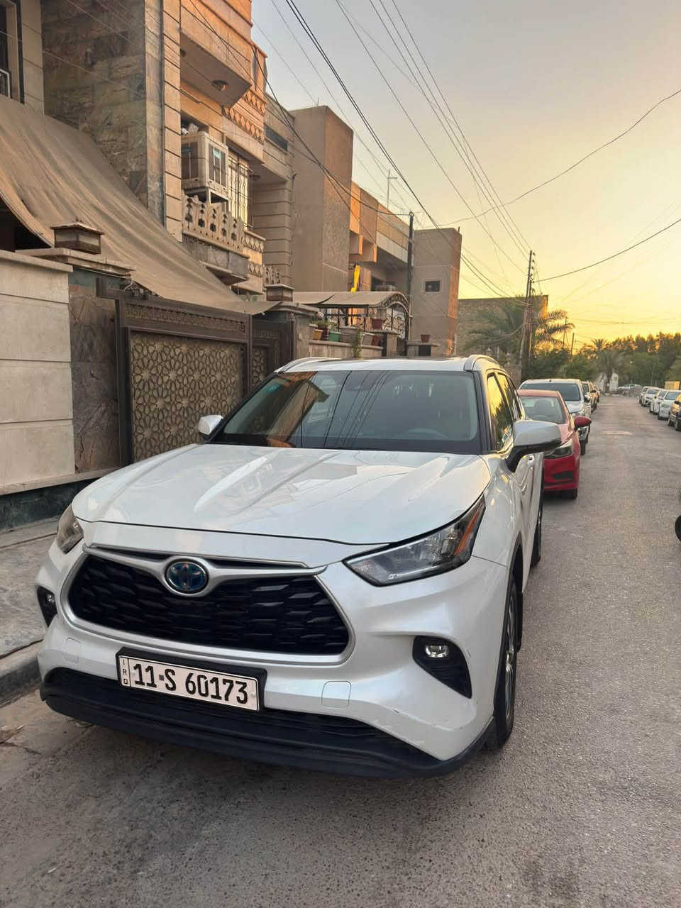 تويوتا هايلاندر GLE 2022| ماشية ٧٧الف كيلو
خليجي سعودي – عبد اللطيف جميل 
سيارة مكفولة ..

سيارة عائلية متكاملة تجمع بين الراحة، القوة، والتقنيات الحديثة ✨

المواصفات:
 • محرك 2500 هايبرد اقتصادي
 • نظام دفع رباعي AWD
 • فتحة سقف سلايد
 • باب خلفي كهرباء (صندوق)
 • رادار أمامي + مانع تصادم + تحديد مسار
 • جنوط 18 إنش
 • مقعد السائق كهرباء
 • شاحن موبايل
 • برده خلفي في الأبواب
 • مرايا كهرباء
 • عدادات ديجيتال
 • شاشة وسطية مع كاميرا خلفية
 • 7 راكب + 3 قطع تبريد 
 • باقي المواصفات معروفة من تويوتا 

السعر : 31الف $ وبيها مجال 

📍 العنوان: بغداد – السيدية/ العمداء

 *********** 📞
 *********** 📞
