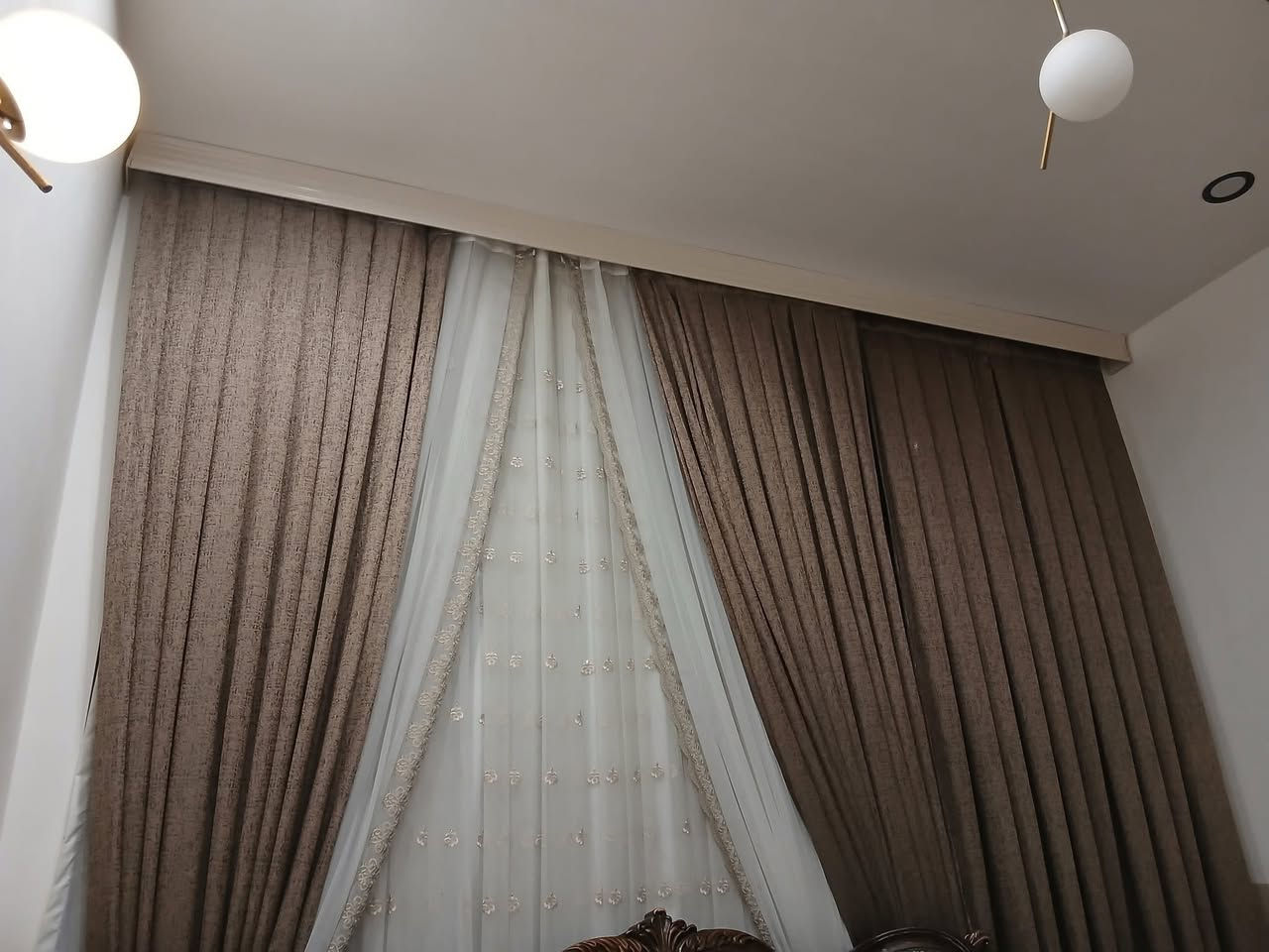 السلام عليكم بيت للبيع 160 متر قريب ع جامع الامامين
***********
