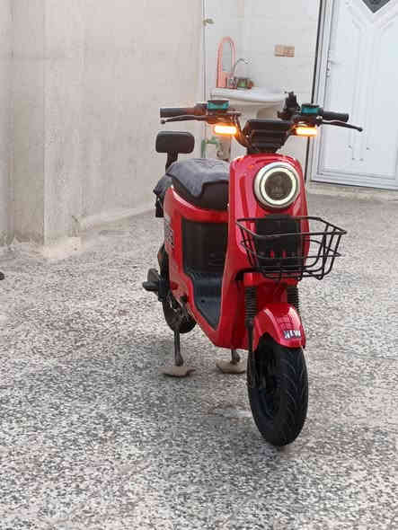 سلام عليكم 
دراجه شحن نوع 009 دراجة نضيفة 
بطاريات 4 بطاريات نضيفات  
ملف 1200 كفرات دراجة نضيفات جدأ السعر 600وبيهة مجال 
ابريك امامي خلفي هادروليك
لايت عالي ناصي دبل إشارة 
دبابات امامي دهن خلفي غاز
الرقم*********** موجود مراسلة
