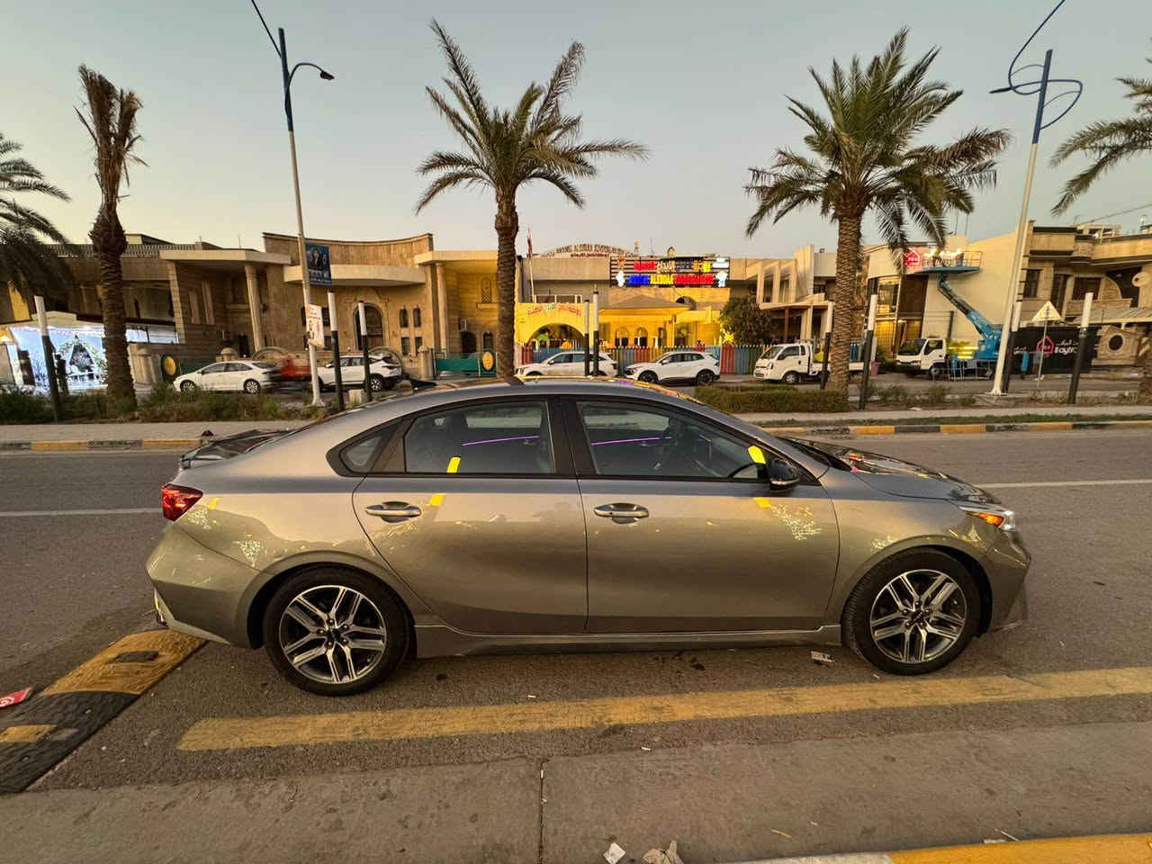 1_كيا _فورتي  GT_LINE  2022ارقام اربيل 
2_المكينه 2000 ماشيه52 الف  
3_بصمة لدات امامية+لدات خلفيةمري لون اسود+اشاير بالمري إنارة ترحيب عند لاقتراب من سيارةكشنات جلد+ مخمل مختومه بشعار GT line
+انارة داخليه
جنطة ذكية تفتح عند الاقتراب
رادارات امامية وخلفية وجانبية
توقف ذاتي تحديد مسار مانع انزلاق ستيرن حرف Dمختوم بختم GT line
شاشة كبيرة حجم 9ملم الحجم الجديد+نظام جديد
ثلاث وضعيات قيادة(Sport-Normal -Smart)
مثبت سرعة قياده ذاتيه
4_حادث باب سكن وجاملوغ ابدل  بدون دواخل ايرباك برده فقط العنوان بغداد اليرموك *********** بغداد, العراق
