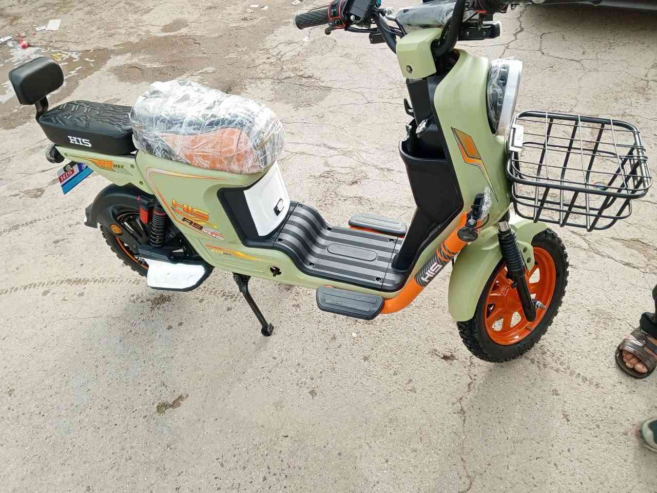 دراجه R9 للبيع 
نوعيه جبلي بطاريات 5حجم كبير +ملف الفين 
دراجه جديده موديل 26
بصمات عدد2 سويج2 كارت2

دراجه نضيفه ومداخله تصليح ابد مدا الشحنه الوحده عن تجربه فوق ال30كيلو
شحن يدوم هواي
الجانيها يعرفها  السعر 500 قفل مستخدمه شهرين 

رقم ***********
