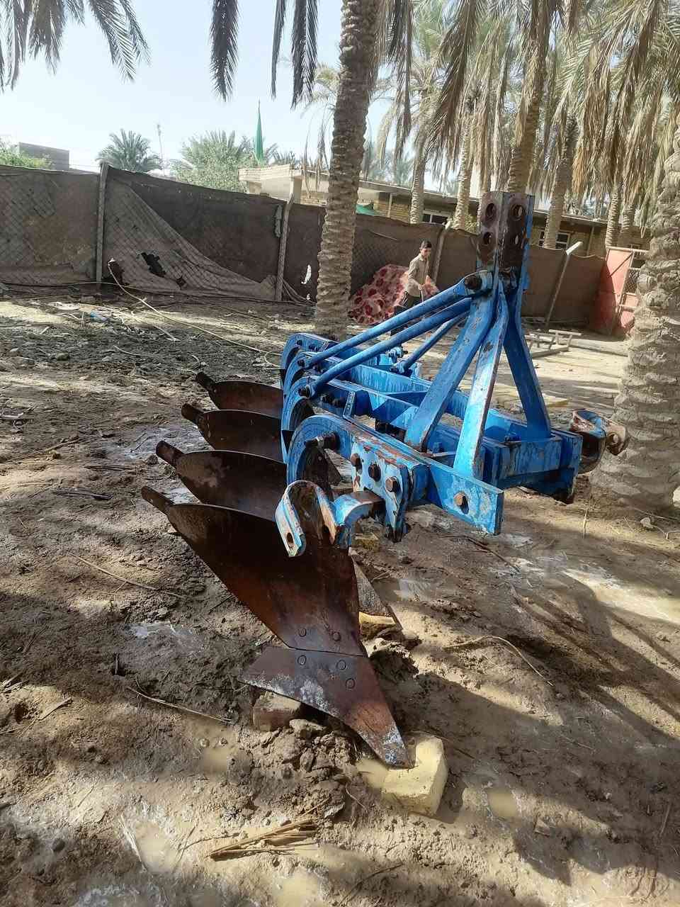 السلام عليكم فدان للبيع تركي حجم 12 البير مشتغل قليل مكان الديوانيه قضاء السدير للاستفسار الاتصال على الرقم ***********
