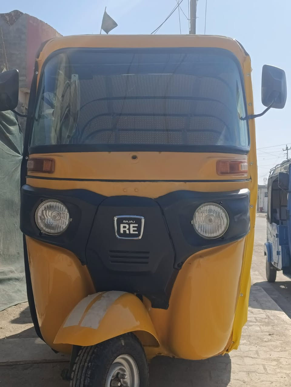 السلام عليكم تكتك موديل ٢١شهر لل١١ رقم وسنويه ثاني يوم مداور الاتصال عل الرقم *********** مامتواجد عل النت
