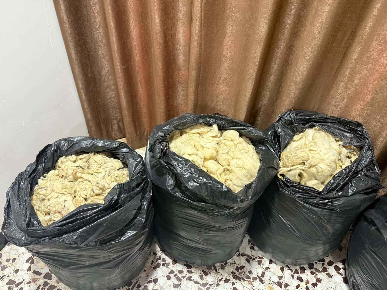 صوف للبيع وجودلية جديدة ولحف للبيع


**إذا كنت صاحب هذا الإعلان وتريد حذفه لأي سبب، رجاءا أرسل رسالة إلى الدعم الفني**