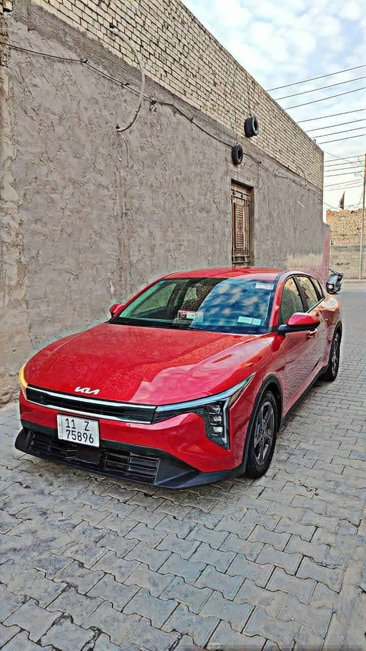 اسلام عليكم كيا كي فور 4 موديل 2025 رقم بغداد بسمي تحويل ثاني يوم ماشيه 25 مكاني بغداد حي الرائسه شارع 20 سياره جاهزه ونضيفه نقصها شاشه وغطاء بدنه رقمي *********** السعر 180
