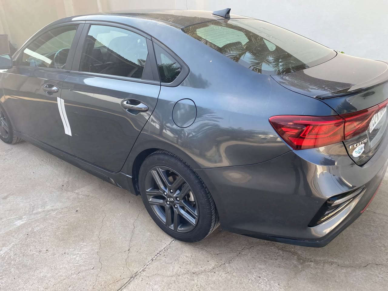 ‏
‏كيا فورتي 2021 جيتي لاين 
‏تحديد مسار تراكشن رادار
‏داخل اسود ملكي 
‏ف
‏سياره اربع تايرات جدد كير محرك جديد ماشية82
‏صدر حدادية 
‏عليها أدمة كاملة باتري جديد دهن شركة توتاش جديد بانزين محسن سياره 
‏سياره متحتاج دينار مصرف صور ضرر خاص بيها 
‏رقم اربيل شرط تحويل والغرامات 
‏سعر 140 وبيها مجال
‏*********** مسار تراكشن رادار
‏داخل اسود ملكي 
‏سقف سياره واحد على واحد
‏
