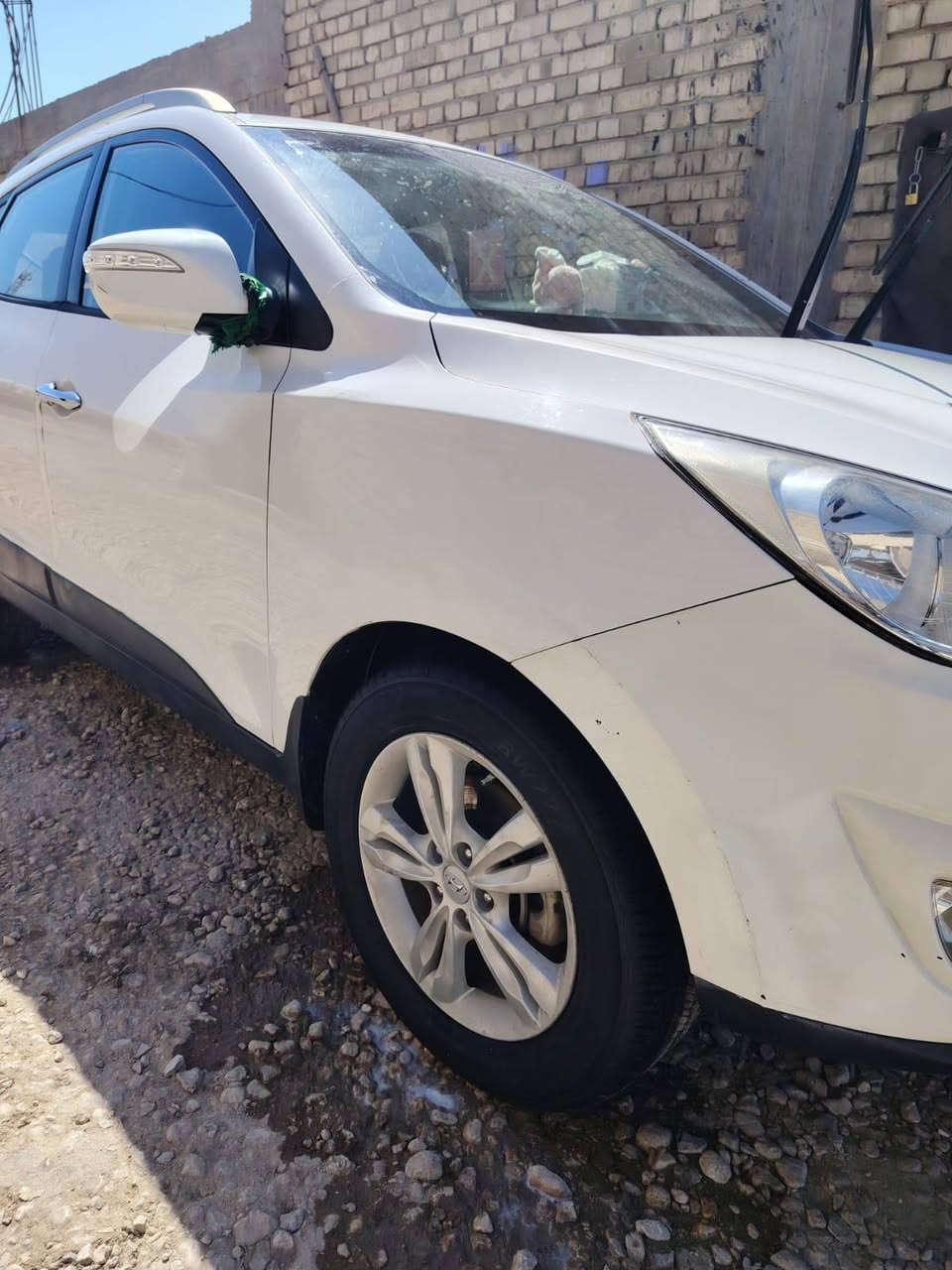 السلا عليكم توكسان 2013 السياره خليجيه سياره جديد قطعه وحده تبديل بنيد فقط كفاله عامه من كلشي بلادي لون ابيض رقم كربلاء منضومت لايت زنون بلادي  السياره تخم تاير جديد صدر امامي خلفي جديد كير مكينه بدون فتح كلش نضيفات السياره خير من الله جاهزه مال جناي تبريد ثلج شاشه كبيره كامره خلفيه السياره الي ياخذها بل عافيه عليه كلش نضيفه السياره بسمي هزه وسنويه ورقم جديدات السياره رايدها اب 145وبيه مجال الشراي وبيها مجال تعال شوف السياره تصل عل رقم وبيه خيرويدلل  رقم الهاتف ‏‪0 780 861 9710
***********
