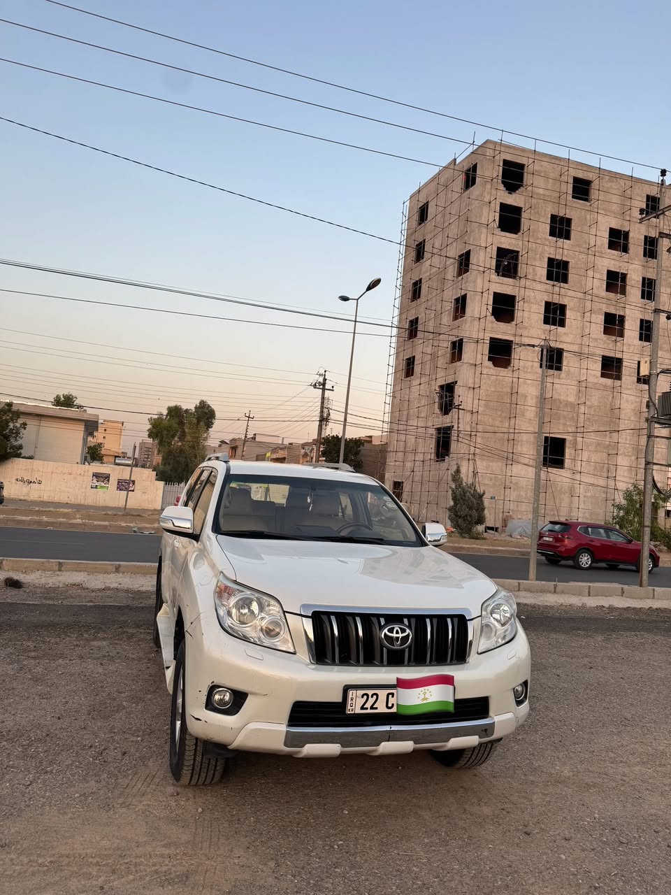برادو للبيع موديل ٢٠١٣ محرك ٤ سلندر سيارة نضيف بدون صبغ ماشسة ٢٢٠كم 
سعره فقط ٢ شدات و ٤٣ ورقة 
لل استفسار *********** واتساب
