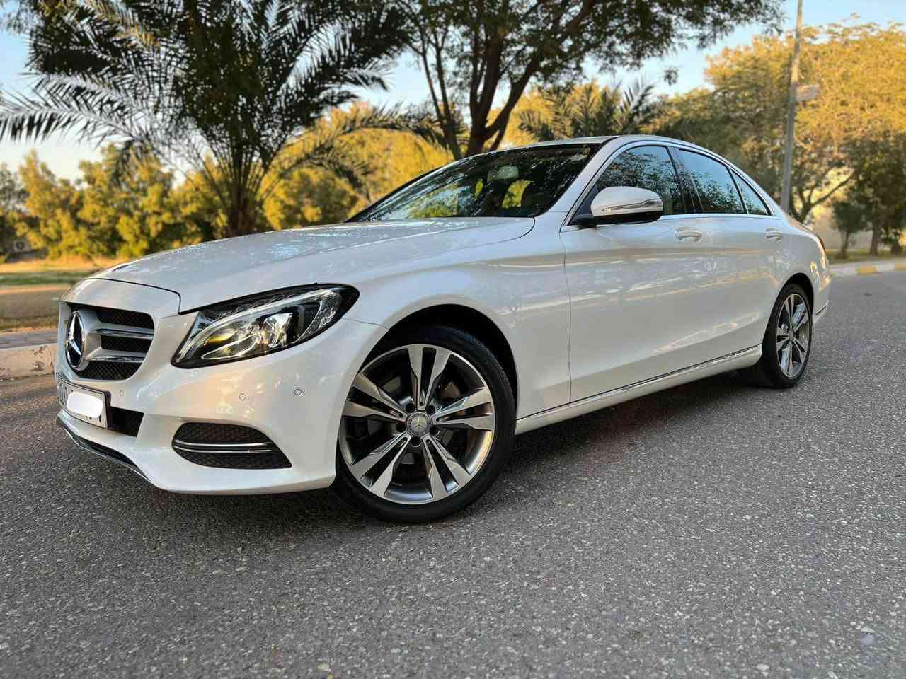 الفخامه الالمانيه 🇩🇪
Mercedes-Benz -c180
شركه BCM خليجي 
موديل 2015 جديده بحاله الزيرو (جديده جدا )
ماشيه ٧٧ الف كيلو 
جاهزه للاخير سيرفس شركه بالكامل
فول مواصفات بدون سلايت 
رقم اربيل بسمي هزه وسنويه جديده 
مكان السياره بغداد الجادريه 
السعر  ٢٠٥ ورقه وبيها مجال بسيط 
***********
ملاحظه / بيها صبغ بسيط بالجاملغ الامامي الايمن اثر شخط بسيط فقط بغداد, العراق
