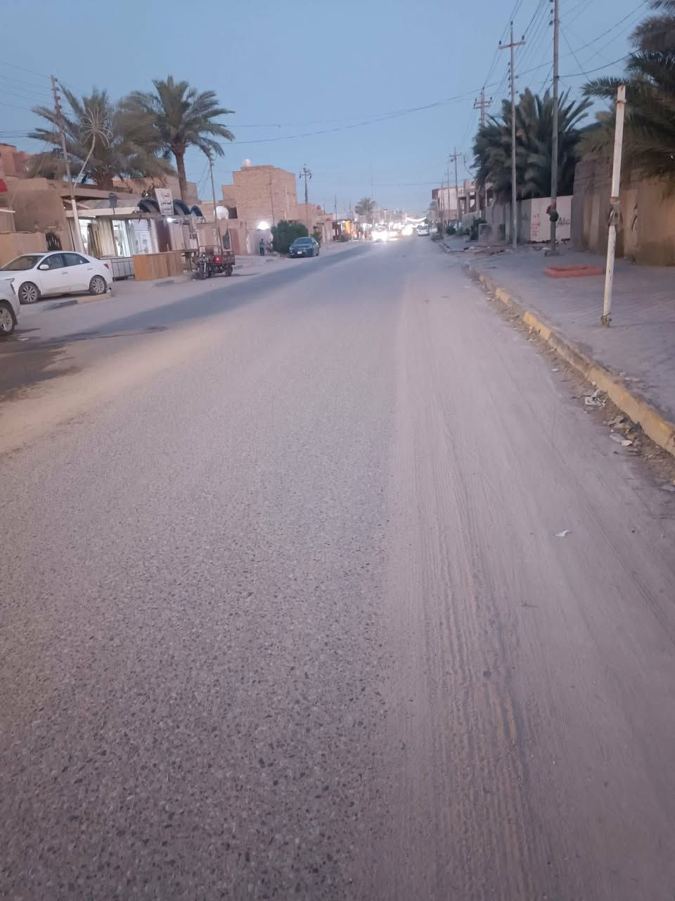 للبيع وللمراوس بدونم
بيت تجاري طابو صرف قديم (يعتبر قطعه) 200م نهاية حي العامل على الشارع السبيس مباشرة قرب المول الجديد(الباقر) على شارع عرضه 30م تقريبا فووول خدمات من مدارس عدد 8 ابتدائية ومتوسطة واعدادية ومستوصف واسواق ومخابز  وبانزين خانة ومن خدمات بلدية وانارة وتبليط  وبعد هواي خدمات الاستفسار مراسله الصفحة محمد الطائي   أو واتساب ***********
