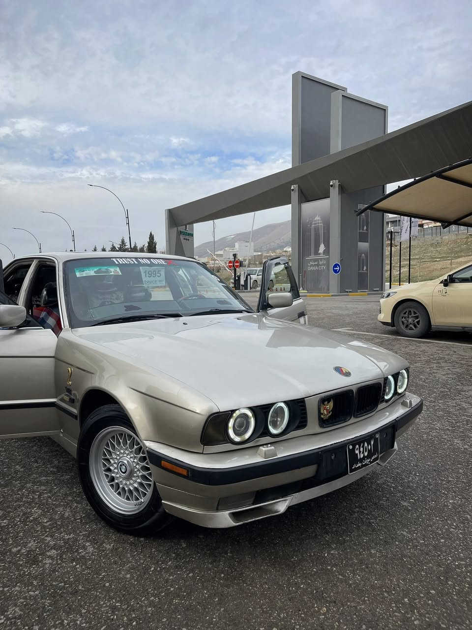 سەرەتا بەناوی خوای گەورە❤️
مآشاءاللە لەماڵی هەموو لایەک
BMW E34 M5🖤
مەکینە 528 سەقەڕ کەپس دیجیتاڵ ✈️🔥
تەبریت لەسەر سویچ کۆمپرێسەر سەقەر ماشااللە وەکو سەنی ساردی ئەکا🥶🧊
ئاڕمی پلاستیکی هەولێر ئاڕمو ئەوەیلیاتو موسو بڕاوە بەشەرت
هەموو گیانی لەسەر دەقی بیلادیە
ڕەنگی گۆڵد💛⚜️
گێڕو مەکینەو ئەکسلو دوکەڵو بوخار بەشەرت
بەو شەرتەی هەڵمی نەبێ بەشەرتی ١٠ وەستا
سەقف سڵاید کارەبای بیلاد شوشەی ڕەش
ماشاللە لە قوەتو نەرمیو کپی
فوول فول مواسەفات بەس گێڕ عادیە
ئەکسل قوفڵ 
سەیارەی ماڵی خۆمانە ٨ ساڵە لامانە
7 کەلە
ناو ڕەش
کوشن جڵدو کارەباو هیتەر
دەعامی پێش 8 بستۆن 
دەعامی دوا M
دۆسەکانی بیلادین
4 جام کارەبا
ناو فۆڕمیکای ڕەشی بیلاد
8 سەماعە و تویتەری بیلاد
تەبریت مەرکەزی و مەرکەزی ژێر قاچی ناوەڕاست
ئاوێنەی ناوەوە کامێراو لید وفۆتۆ
ئاوێنە کارەباو گوێ بەرخ و فۆتۆ
بەرگەدەرگاو کوشنو داشبوڵی
 هەموی وەکو شەریکەیە 
پەردەی بیلادی
باڵی سەرجامی بیلادی
پێش پان
سوکان 95
لایت ئەڵقەو عەدەسەو ناو زەڕب ×
بلاجیکتۆر عەدەسە
4 ویلی موشەبەک بیلاد  4تایەی لۆک ٢٢٥/٦٠/١٥
سەقف ڕەش ئەلکەنتارا بیلاد
ناو گێچو کارەبایی هەمو هەمو گیانی لەسەر بیلادی ماوەتەوە
چرکەی تیا نیە بەدوای عەیبو عار مەگەڕێ
دەعامی پێش بۆ دوا کامل هەمویم داگرتوە
1 چەملەخی دوای لێدراوە بێ ناوگرتن
“”” بۆ سعر چات کەن تکایە موشتەری نیت سەرمان مەئێشێنە” 
لەگەڵ ڕێزدا ❤️


**إذا كنت صاحب هذا الإعلان وتريد حذفه لأي سبب، رجاءا أرسل رسالة إلى الدعم الفني**