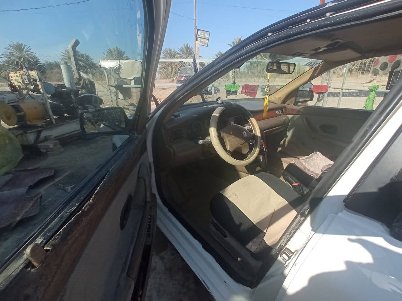 سلام عليكم سياره سمنت البيع موديل 2011 كير ومكينه وحداديه تخم تاير كربايات كله شغله تبريد شغله  ثلج رقم بابل مكان حله رقم الهاتف ***********
