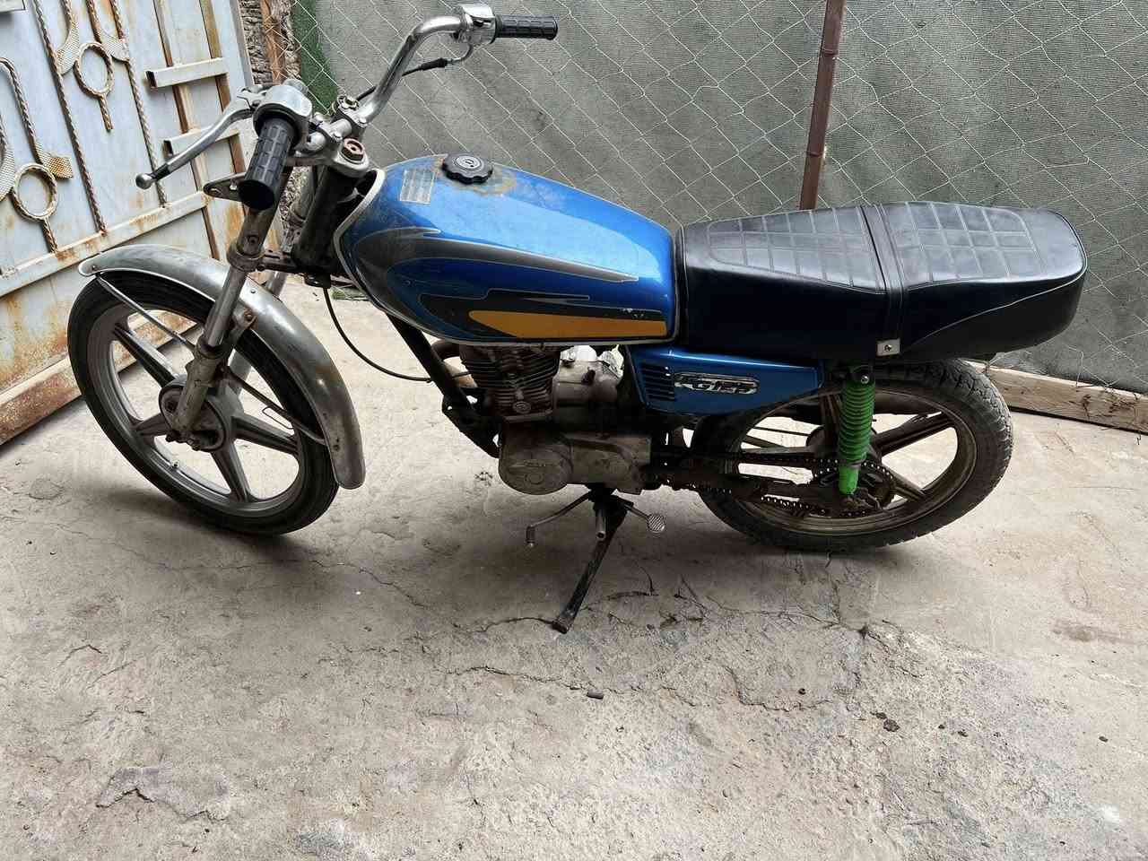 اربعه كير كلك مكفوله دراجه تخبل محرك اخرس لاتبخير ولا صوت  تركع هندر توديك وين ماتريد  دراجه حلوه  بيها تلحيضات كم شغله.السعر ١٧٥ مكاني حي الفارس ***********
