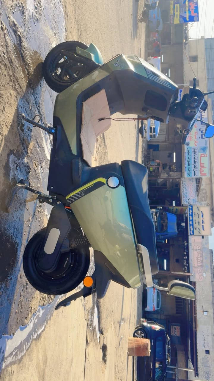 سلام عليكم دراجة شحن جديدة مستعملة شي قليل السعر مليون قفل بصمة تشغيل عن بعد العنوان البياع  الصناعة رقم الهاتف *********** احمد
