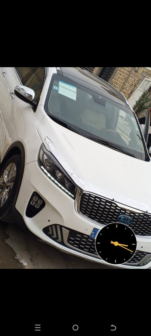 السلام عليكم للبيع فقط بدون مراوس سياره سورنتو موديل 18 شكل 20 مكفولة كفالة عاما سونار موجود مواصفات السياره بنورامة حساسات كشنات كهربائية مواصفات السورنتو معروفة محرك 6 سلندر كير ومحر وحدادية شركة مامفتوحة تخم تاير جديد ويل 19 رقم بغداد دولي السيارة بسمي ماشية 90  حقيقي السعر. 240 قفل عنواني ديوانيه مركز محافظة للاستفسار على الرقم ***********. ‏‪***********‬‏
