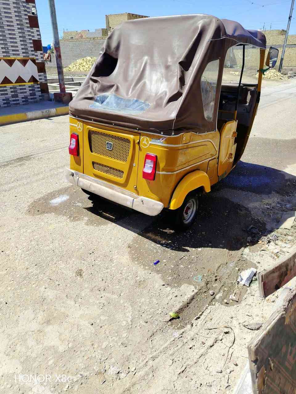 السلام عليكم تكتك للبيع نضيفه موديل 21كشره نضيفه تكتك مال جناي مكينه ناعمه السعر 6وبيه مجال ***********
