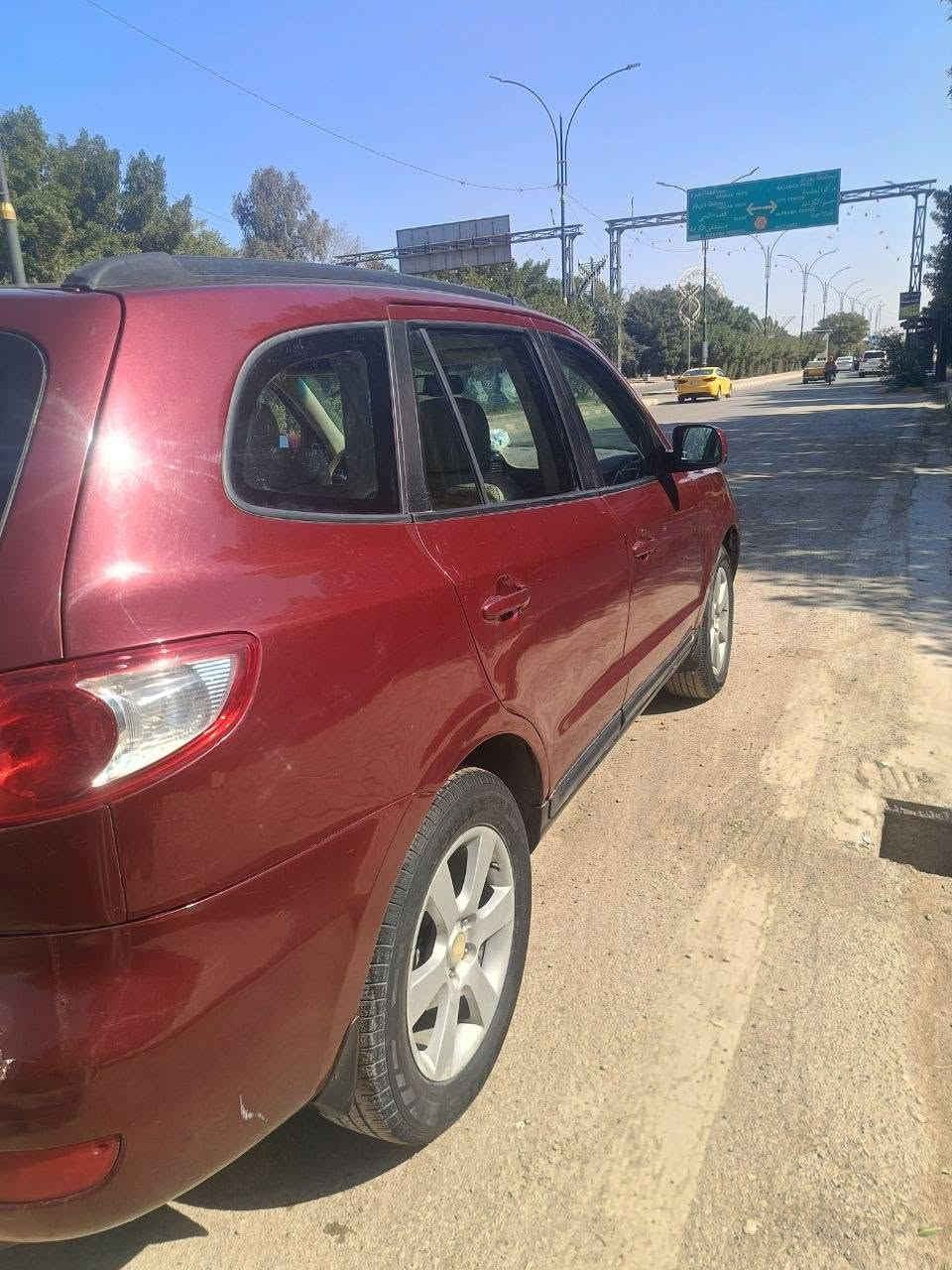 سنتافي ٢٠٠٩
وارد أمريكي حادث تبديل ثلاث قطع
مصبوغة عام
مكينه ٢٧٠٠ 
سيارة جاهزة ما عدا حداديه خلفية
واسط الكوت 
السعر ١٠٥ 
***********
